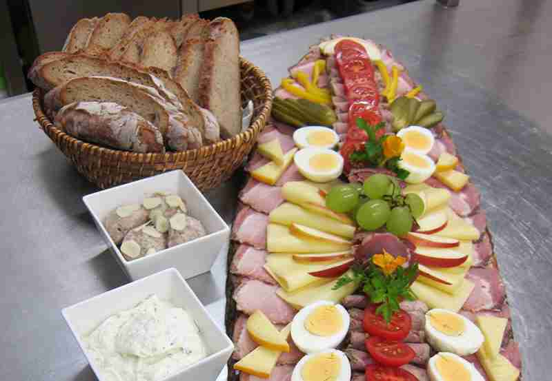 http://www.rauchstubenhaus.at/data/image/thumpnail/image.php?image=240/rauchstubenhaus_at_article_4429_2.jpg&width=800